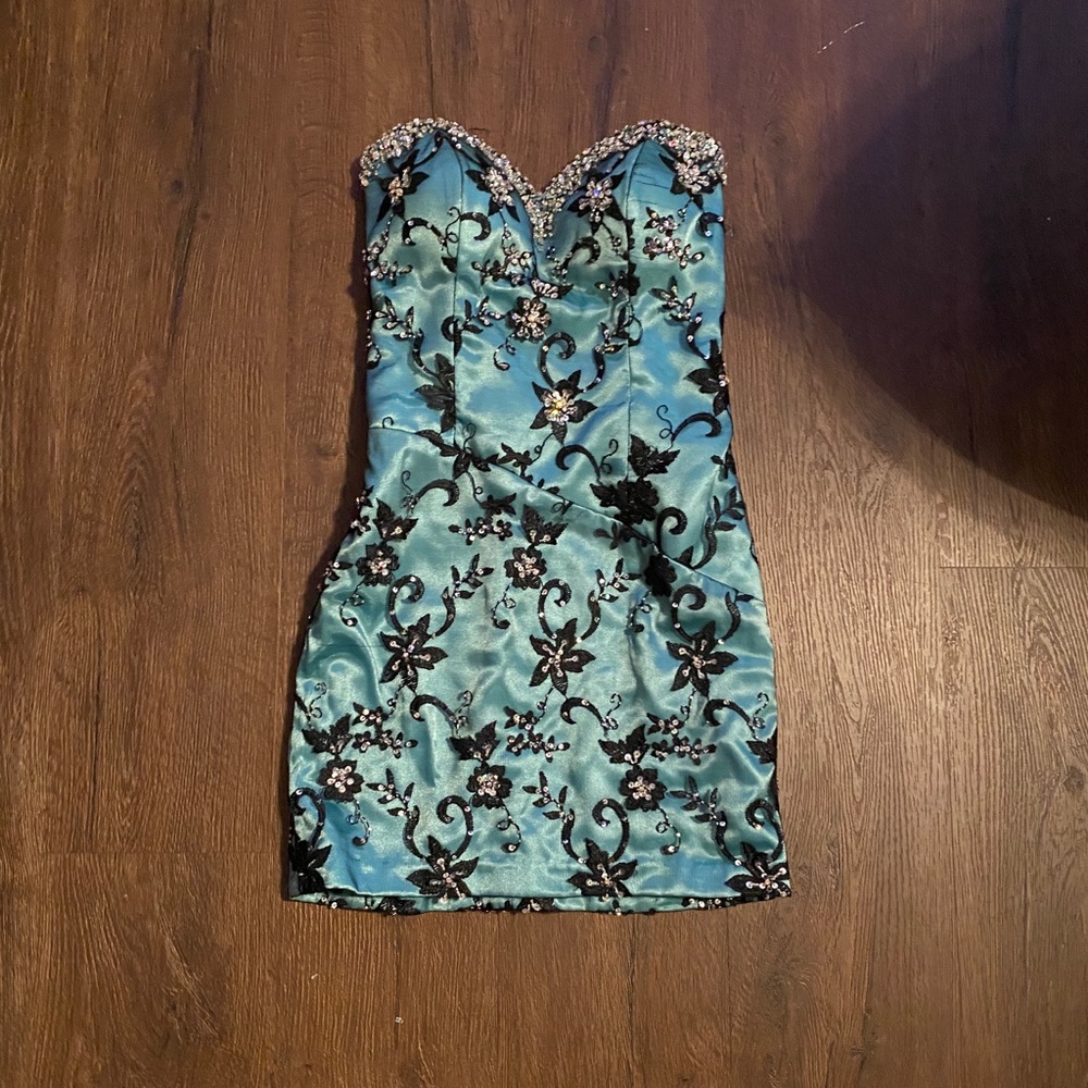 Blue prom banquet dress